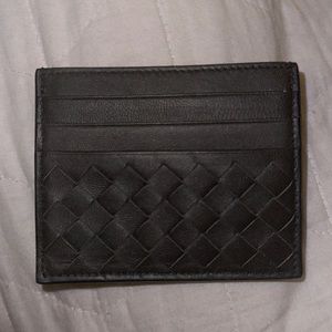 Authentic BOTTEGA VÉNETA card holder. Semi New